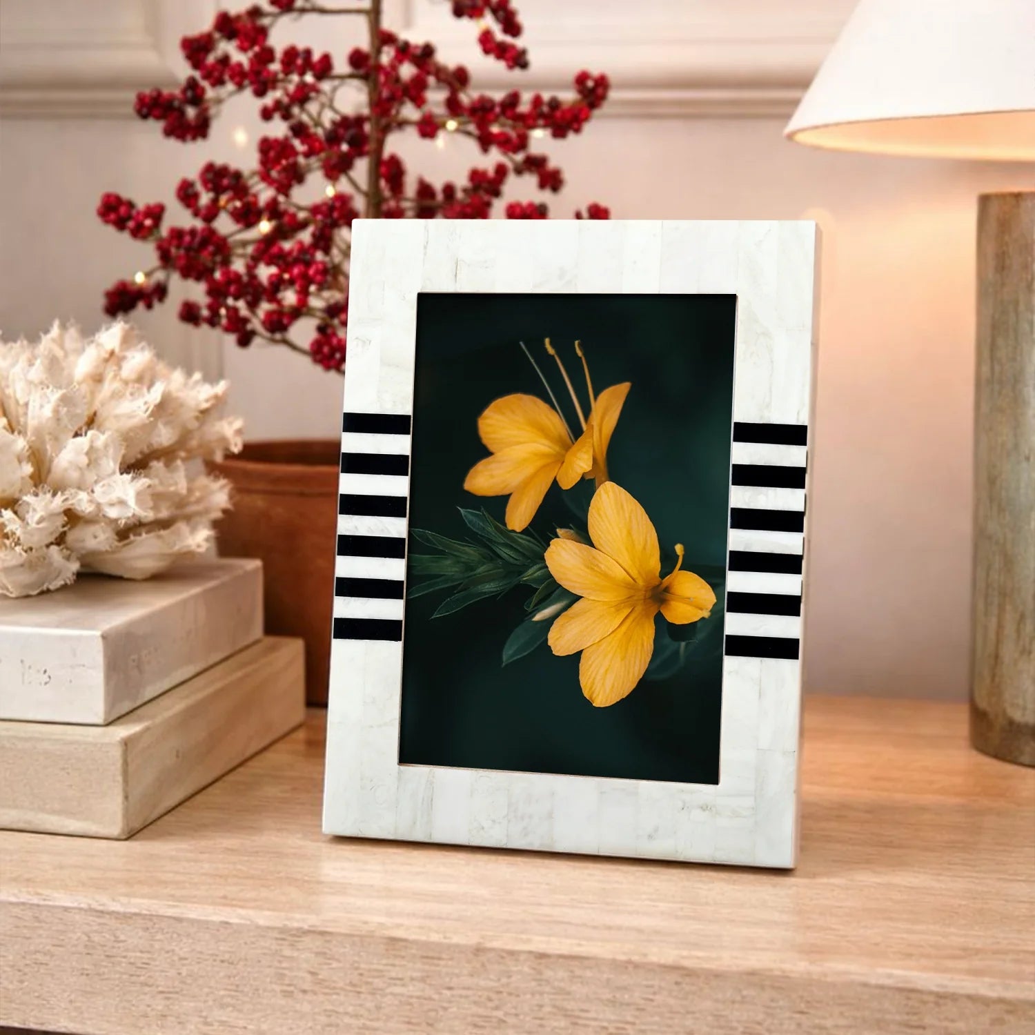 Contour Lado Black Stripe Resin Inlay Picture Photo Frame size 4x6 & 5x7