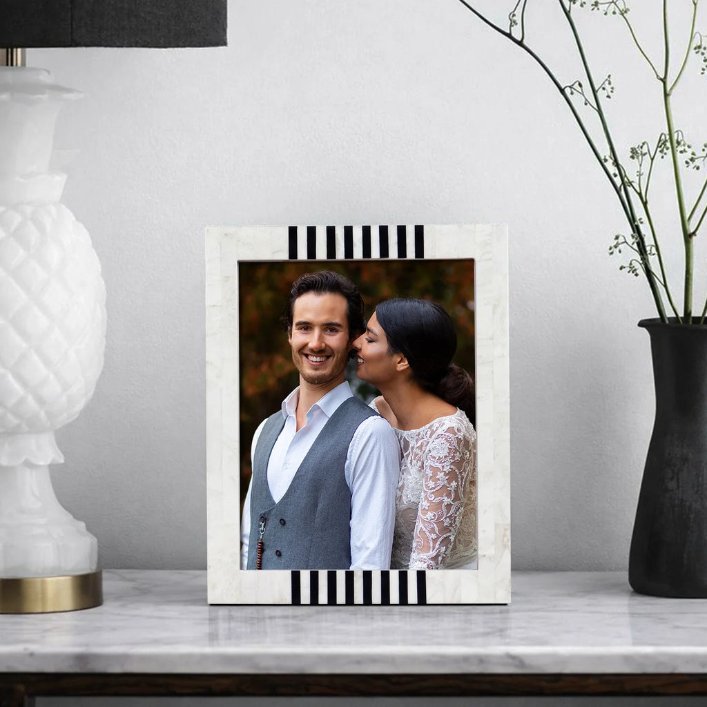 Contour Lado Black Stripe Resin Inlay Picture Photo Frame size 4x6 & 5x7